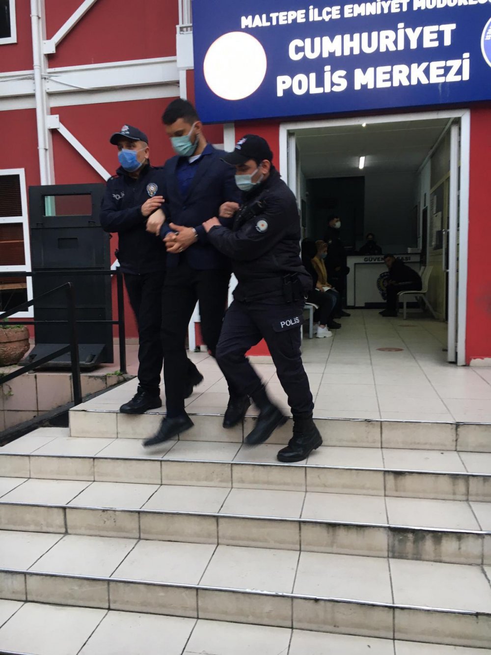 İETT otobüsü çalan şüpheli yakalandı; suç makinesi çıktı