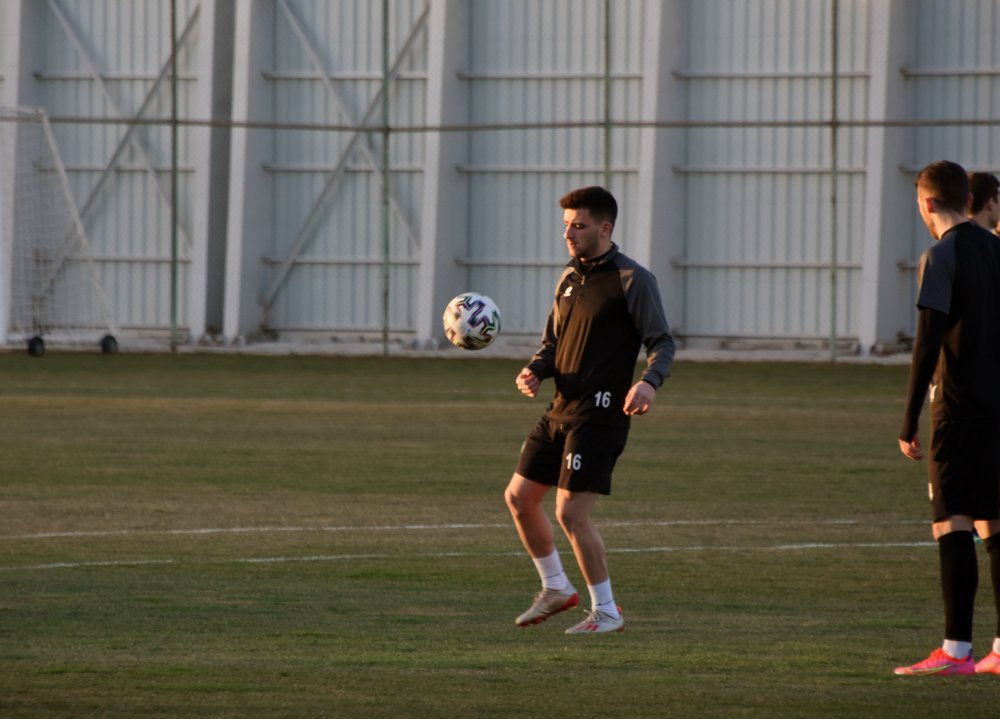 İlhan Palut: Konyaspor’u bulunduğu konumdan daha iyi yerlere taşıyacağız