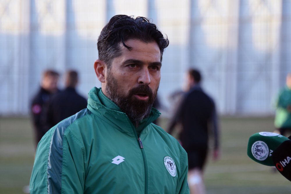 İlhan Palut: Konyaspor’u bulunduğu konumdan daha iyi yerlere taşıyacağız