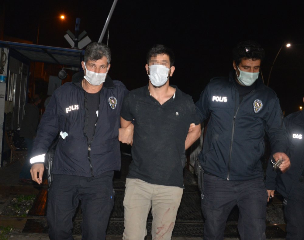 Kazaya yaptıkları kişiyi darbedip, kaçan iki şüpheliden biri, bir kez daha kaza yapınca yakalandı