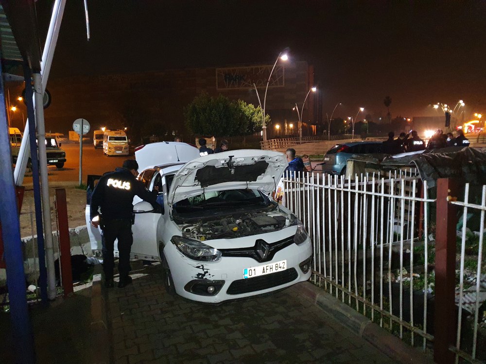 Kazaya yaptıkları kişiyi darbedip, kaçan iki şüpheliden biri, bir kez daha kaza yapınca yakalandı