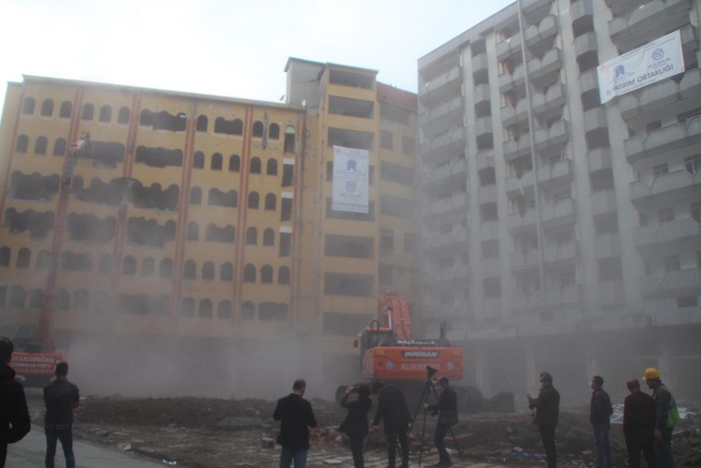 Rize’de riskli binalarda yıkımlar başladı
