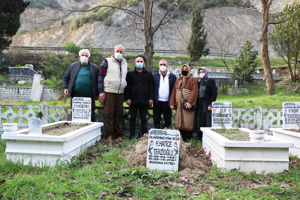 Sakarya’da akıl almaz olay: Mezar taşları çalındı