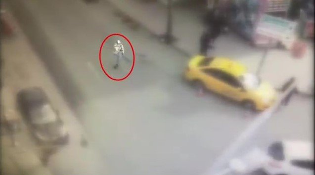 Sultangazi’de rastgele ateş eden magandalar kamerada