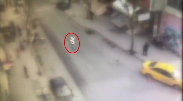 Sultangazi’de rastgele ateş eden magandalar kamerada