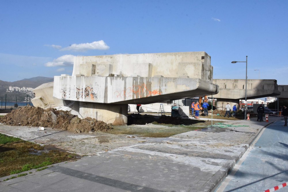 Alsancak viyadükleri kaldırılıyor