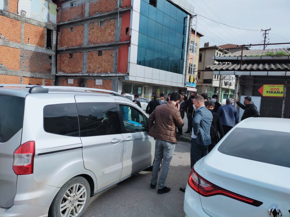 Darbettiği kişiyi bu kez tabancayla vurdu