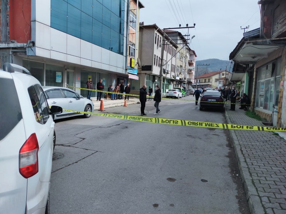 Darbettiği kişiyi bu kez tabancayla vurdu