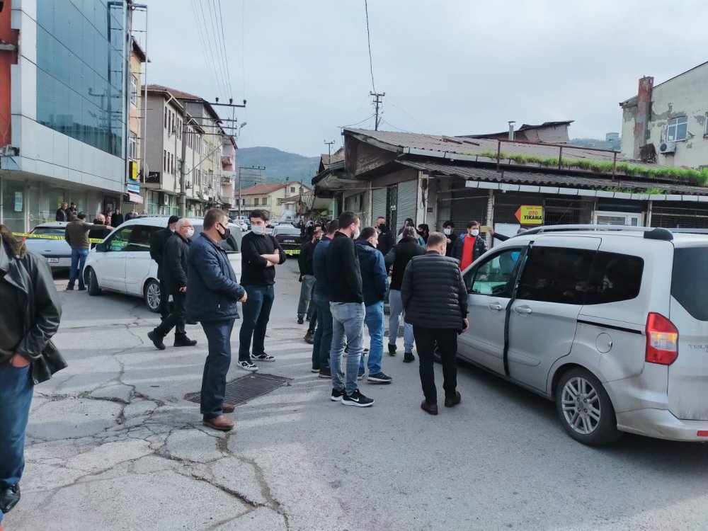 Darbettiği kişiyi bu kez tabancayla vurdu