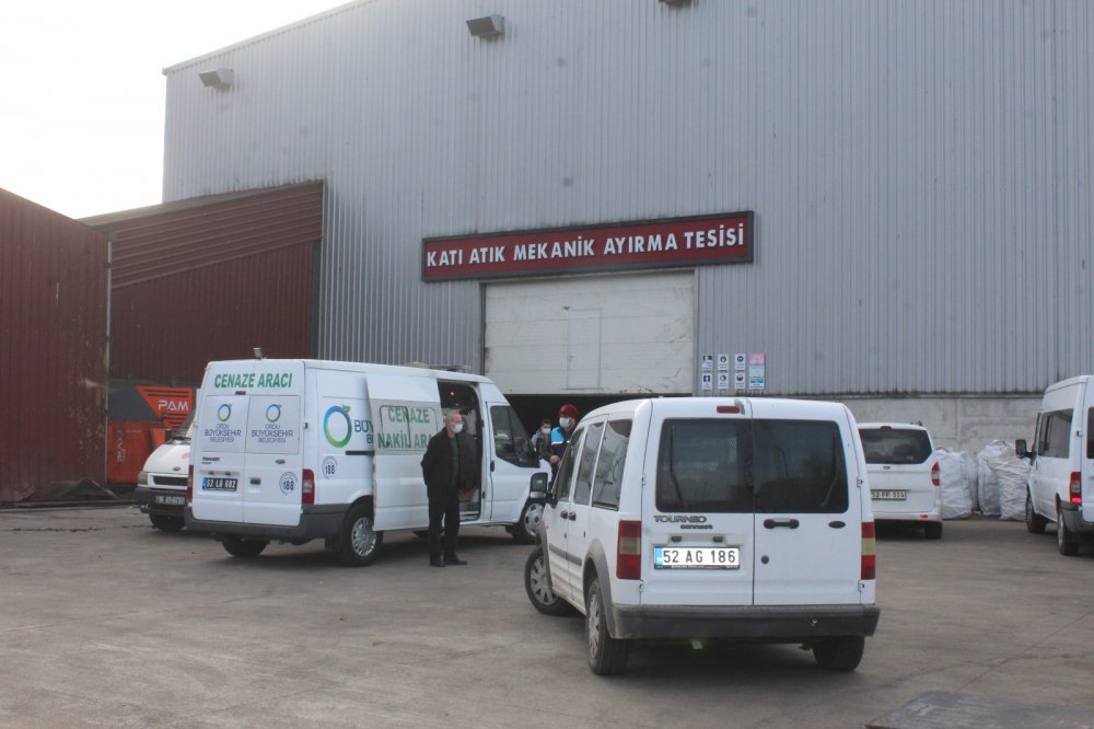Katı atık ayrıştırma tesisinde bebek cesedi bulundu!