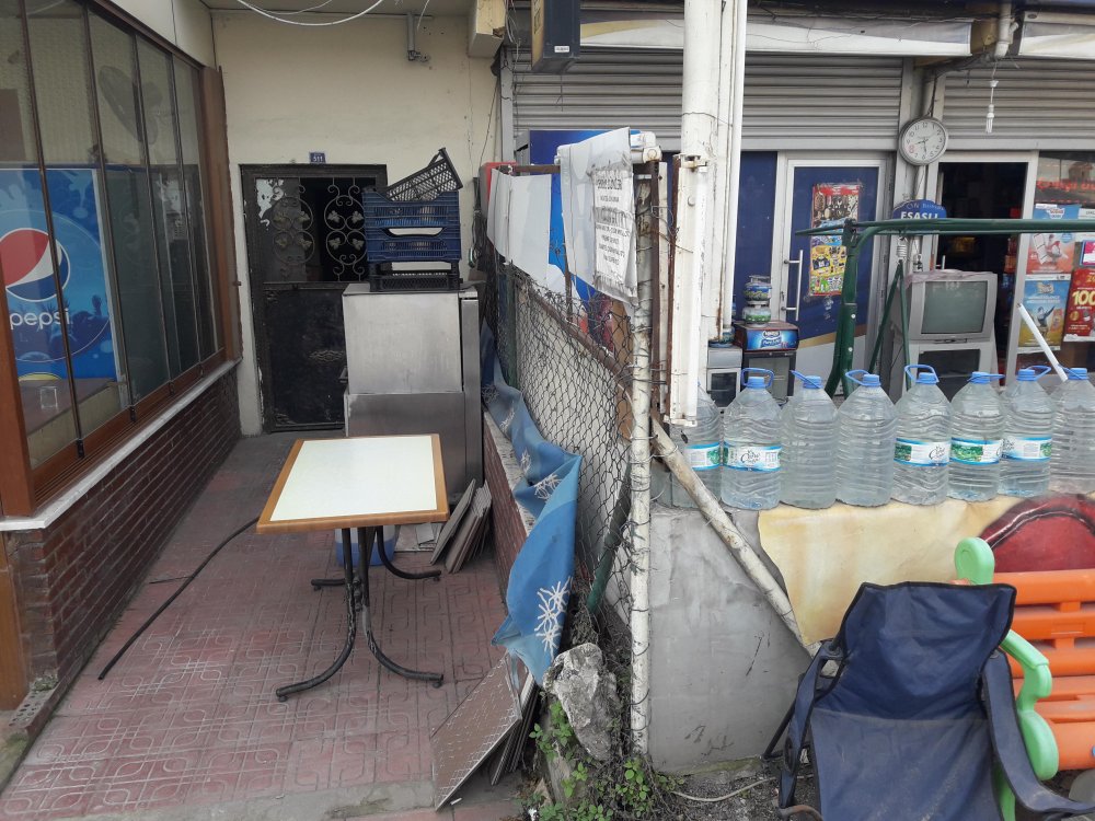 Komşusuna yardım etmek isterken tutuklandı