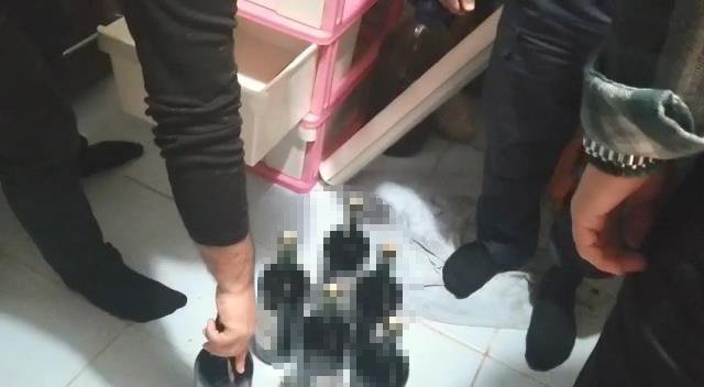 Yaşadıkları evi içki imalathanesine çevirmişler!