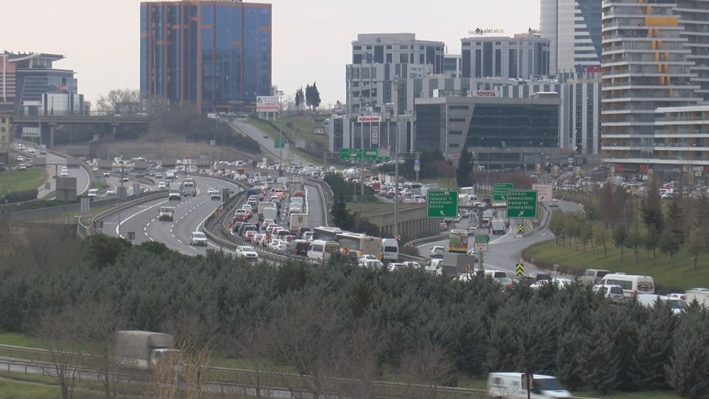 İstanbul'da kısıtlama öncesi trafik yoğunluğu