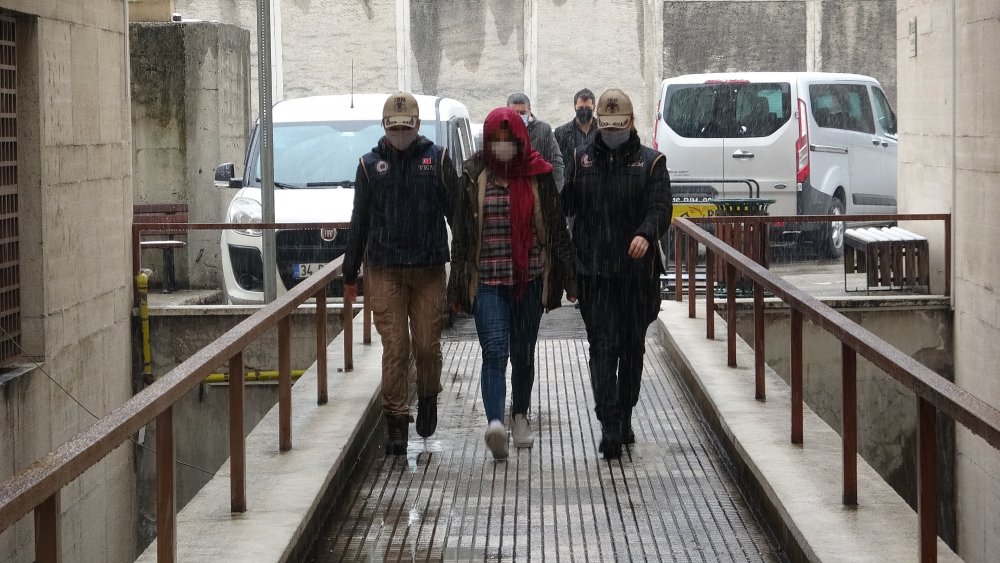 İkna yoluyla teslim olan PKK’lı kadın terörist, Bursa’ya getirildi
