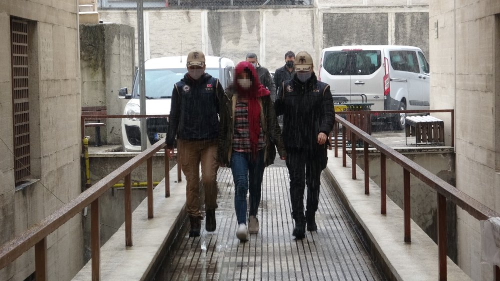 İkna yoluyla teslim olan PKK’lı kadın terörist, Bursa’ya getirildi