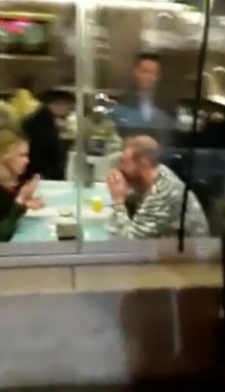 Kısıtlama olmasına rağmen restoranlara ilgi büyük