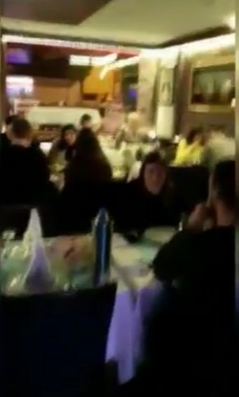 Kısıtlama olmasına rağmen restoranlara ilgi büyük