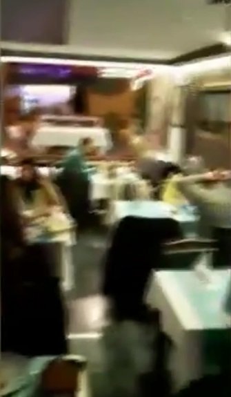 Kısıtlama olmasına rağmen restoranlara ilgi büyük