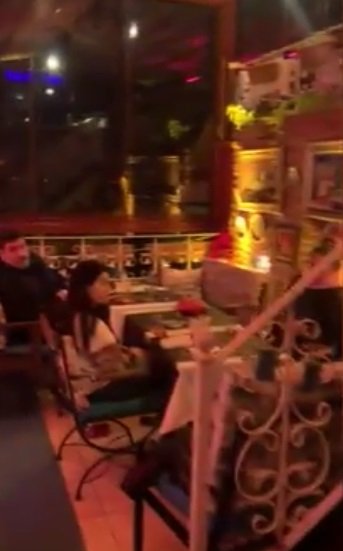Kısıtlama olmasına rağmen restoranlara ilgi büyük