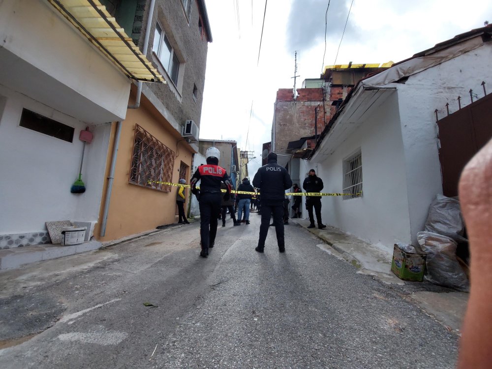 Boğazı kesik halde bulunmuştu... Oğlu gözaltına alındı!