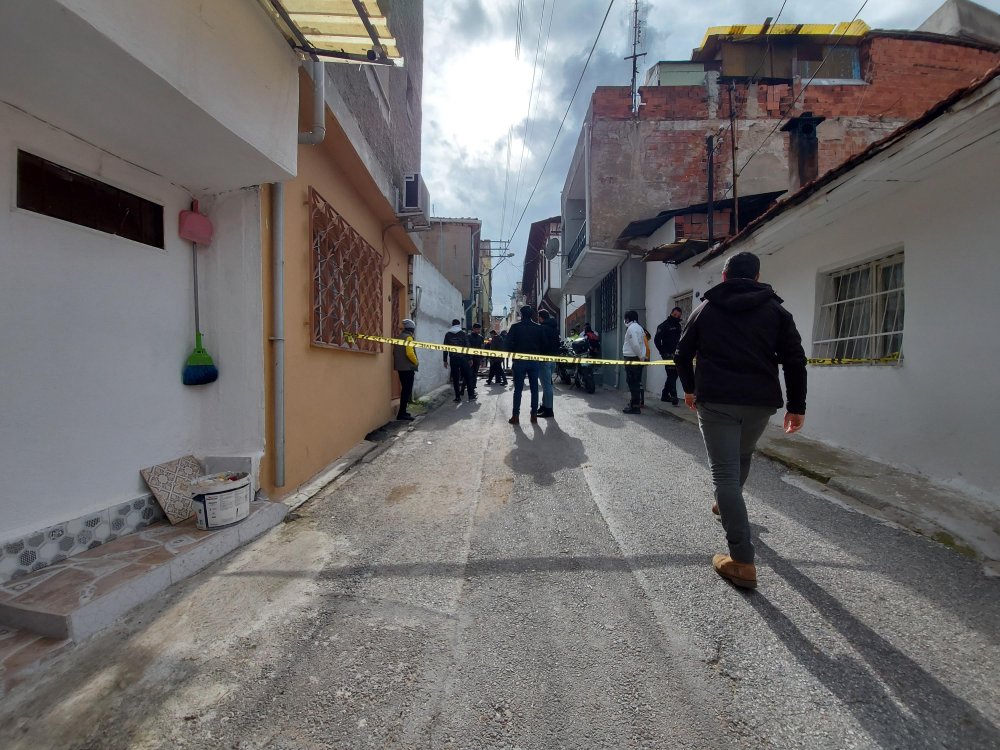 Boğazı kesik halde bulunmuştu... Oğlu gözaltına alındı!
