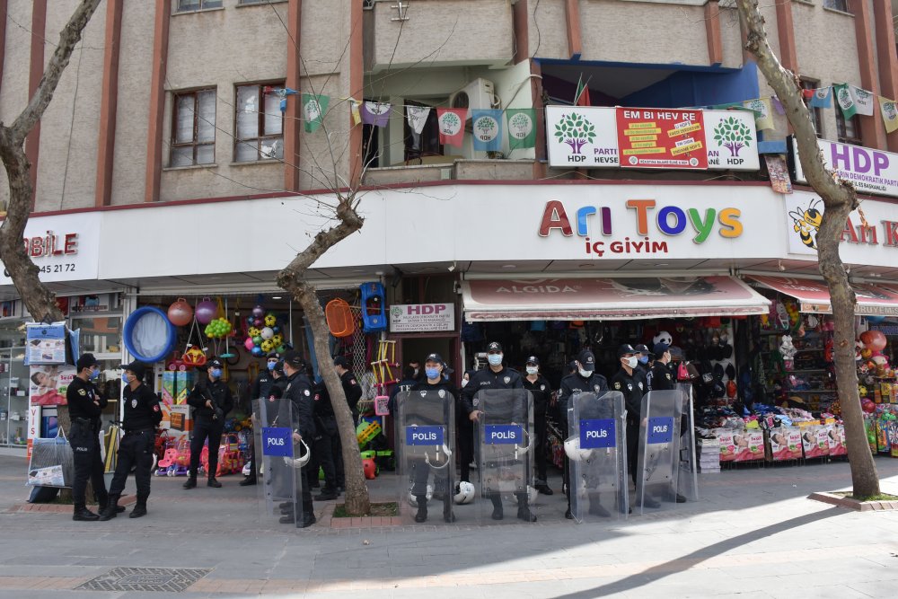 HDP il eş başkanları gözaltına alındı