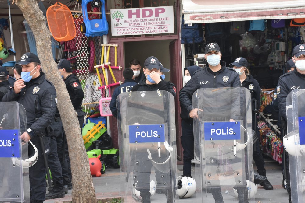 HDP il eş başkanları gözaltına alındı