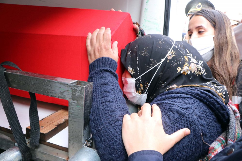 Gara şehitlerimizden ikisi son yolculuğuna uğurlandı