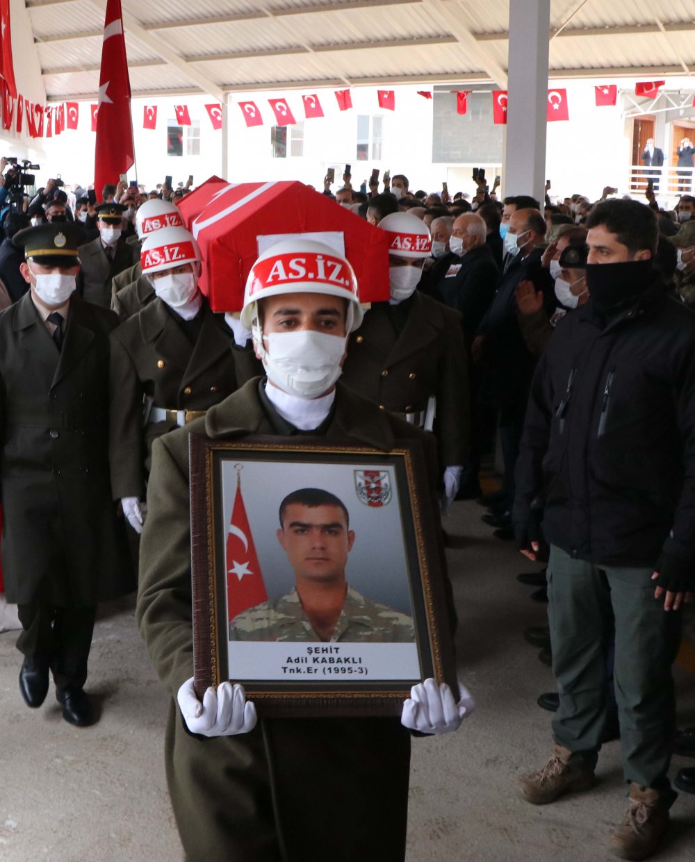 Gara şehitlerimizden ikisi son yolculuğuna uğurlandı