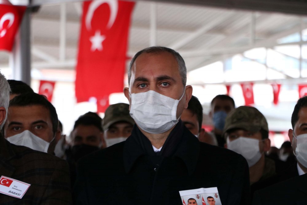 Gara şehitlerimizden ikisi son yolculuğuna uğurlandı