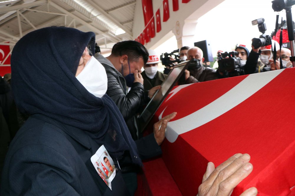 Gara şehitlerimizden ikisi son yolculuğuna uğurlandı