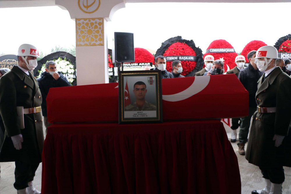 Gara şehitlerimizden ikisi son yolculuğuna uğurlandı