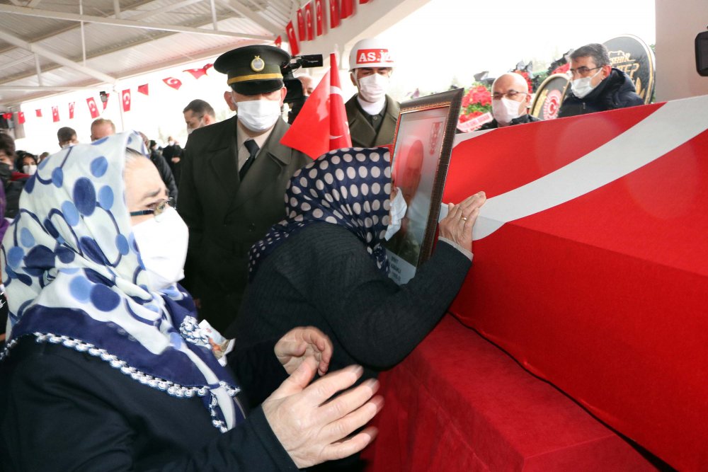 Gara şehitlerimizden ikisi son yolculuğuna uğurlandı