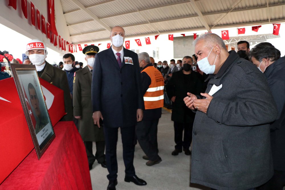 Gara şehitlerimizden ikisi son yolculuğuna uğurlandı