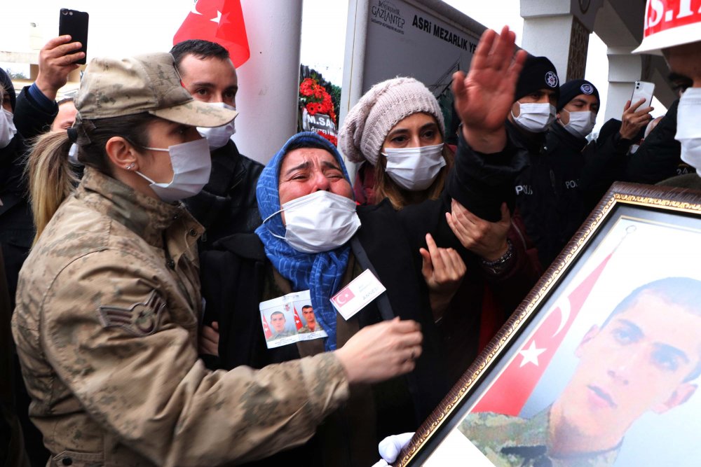 Gara şehitlerimizden ikisi son yolculuğuna uğurlandı