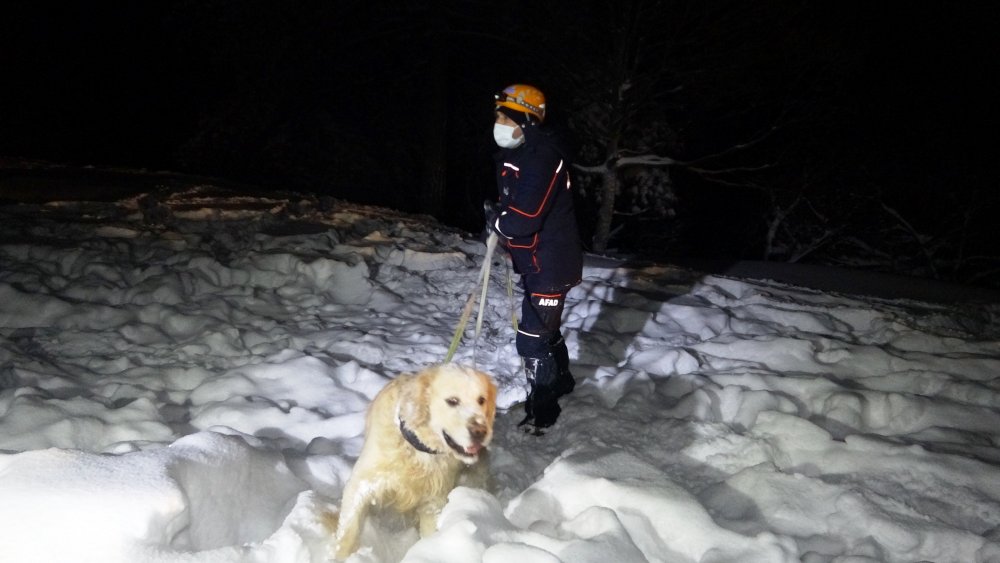 'Kayak yapmaya gidiyorum' diyerek evden çıktı... Otomobili terk edilmiş halde bulundu...
