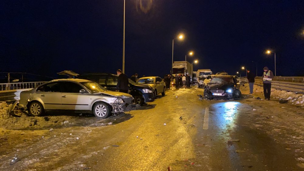 Samsun'da zincirleme kaza! 15 araç birbirine girdi