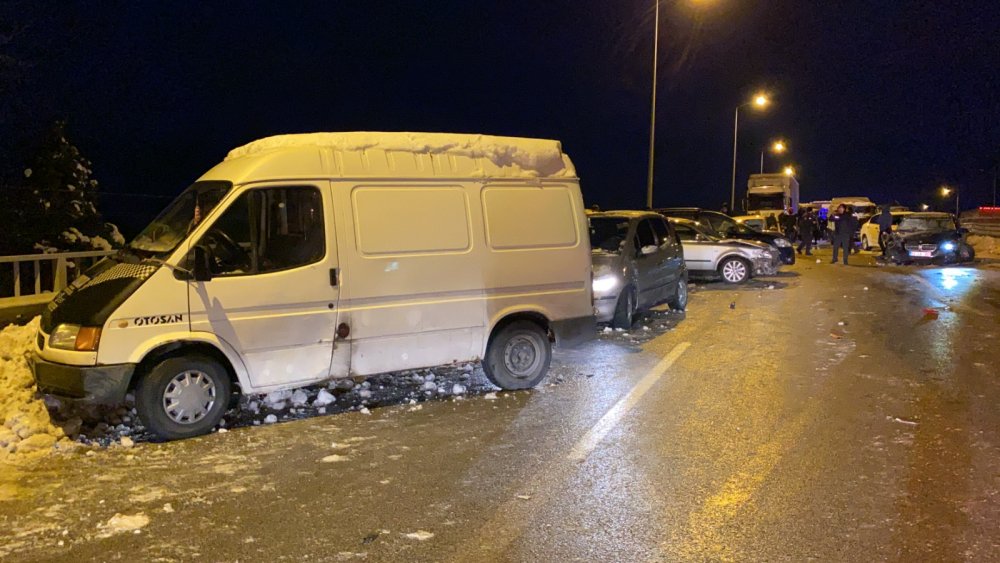 Samsun'da zincirleme kaza! 15 araç birbirine girdi