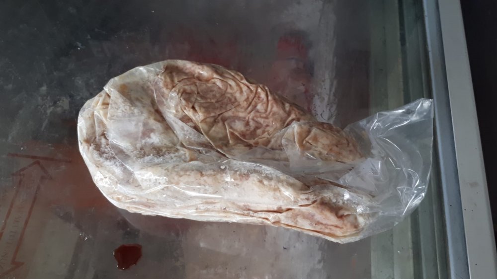 Yurttaşın sağlığıyla oynayacaklardı! Baskın yapılan bir markette bozuk etler ele geçirildi!