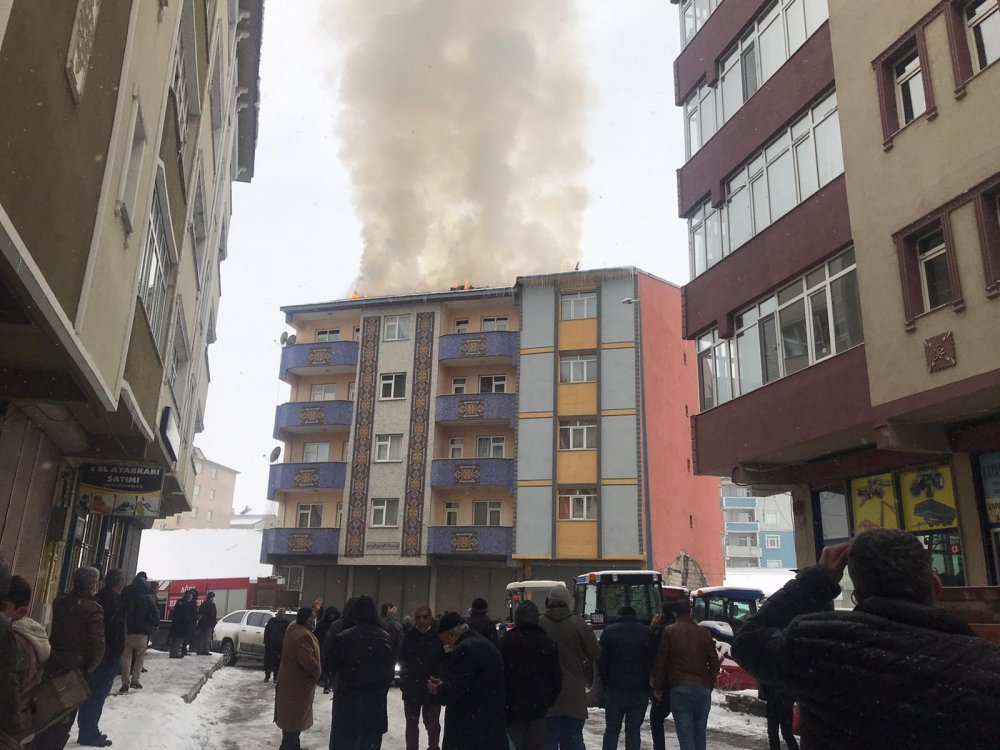 Ağrı'da çıkan yangın yürekleri ağızlara getirdi!