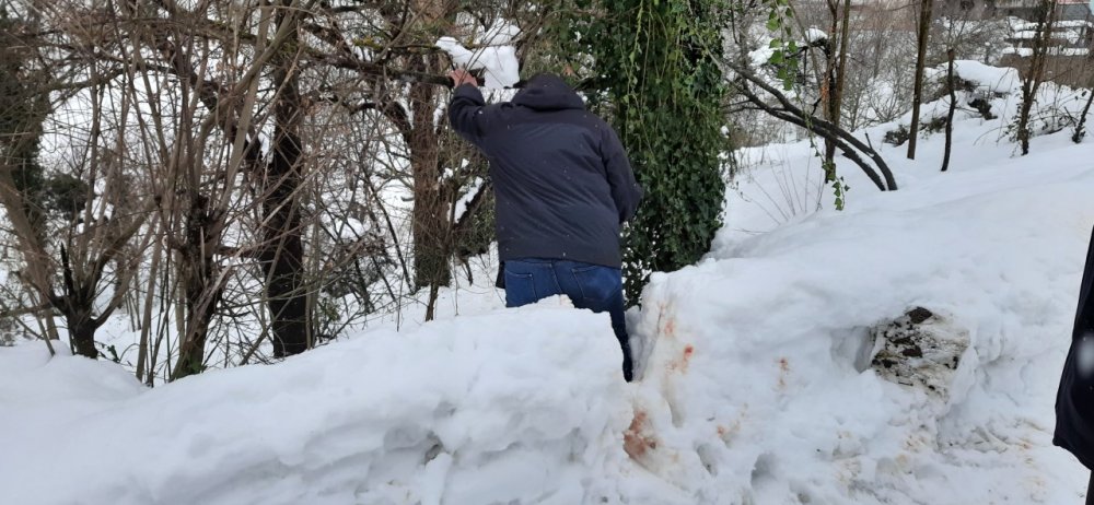 Sokaktaki kan izleri polisi harekete geçirdi