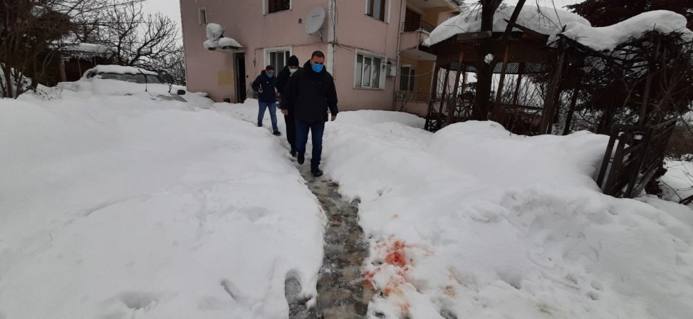 Sokaktaki kan izleri polisi harekete geçirdi