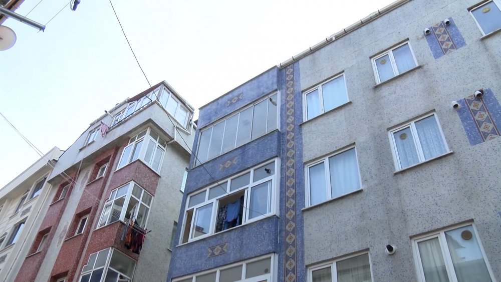 Gaziosmanpaşa'da baba iki oğlunu silahla vurdu
