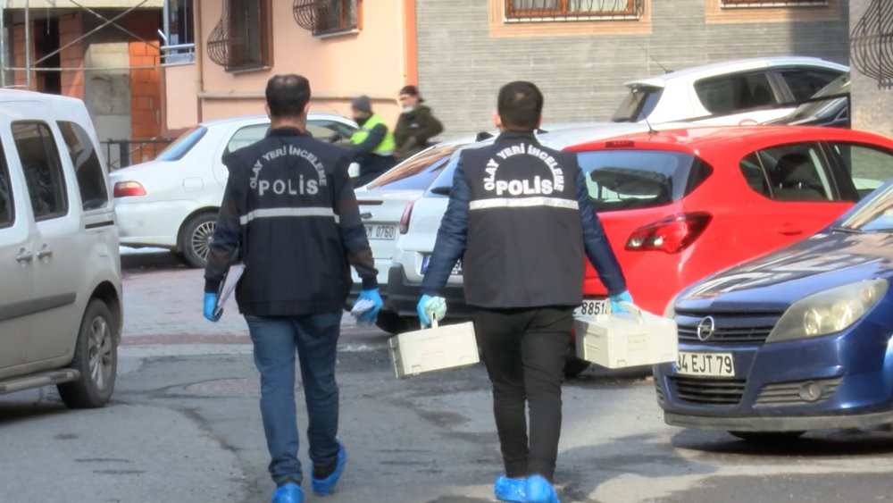 Gaziosmanpaşa'da baba iki oğlunu silahla vurdu