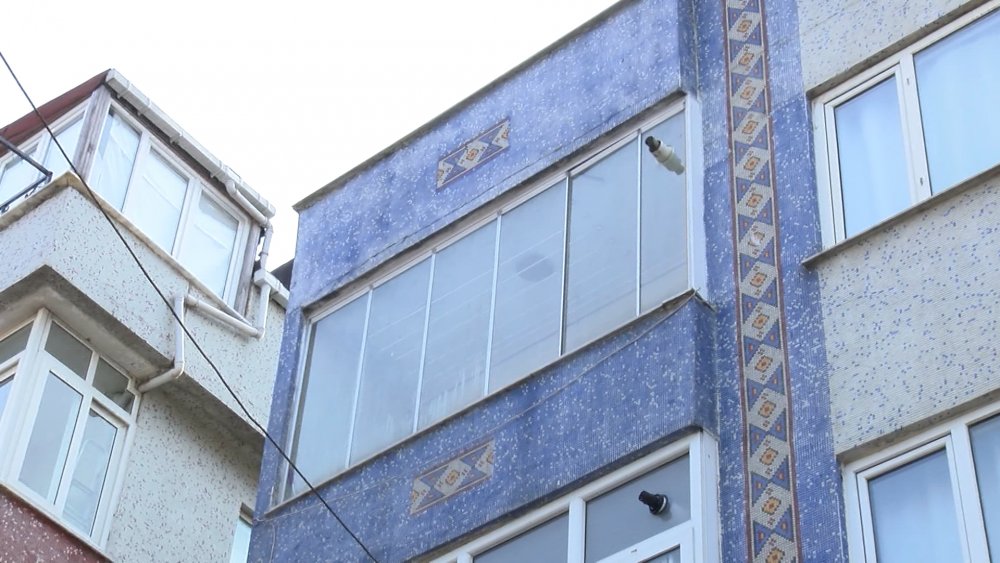 Gaziosmanpaşa'da baba iki oğlunu silahla vurdu