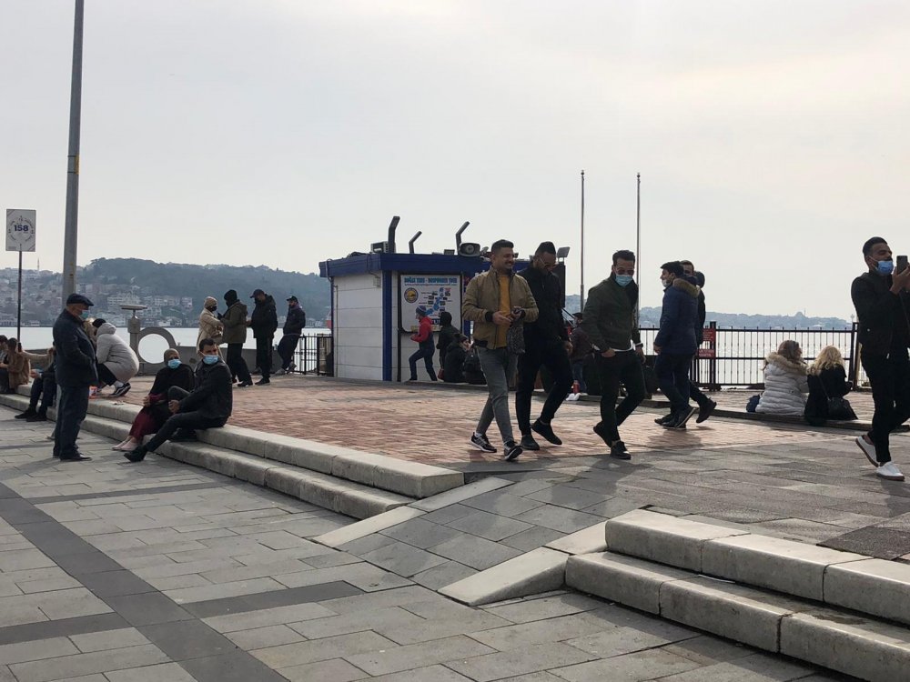 Kısıtlanamayanlarda bugün: Soluğu Ortaköy Sahili'nde aldılar!