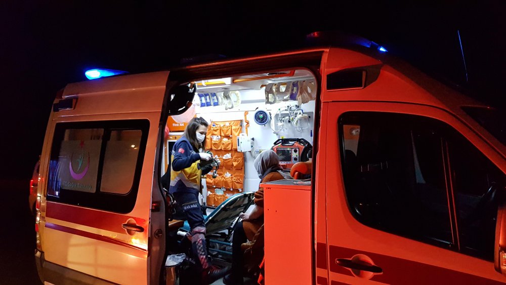 Feci kaza! Özel halk otobüsü TIR’a çarptı