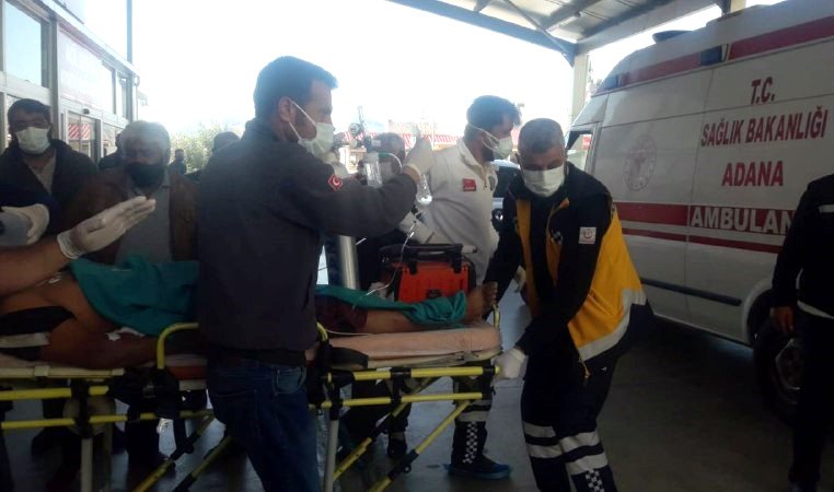 Kopan yüksek gerilim hattını taşla kesmek istediler; elektriğe kapıldılar