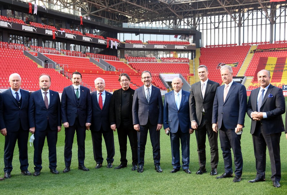 SÜRPRİZ YAPTI Göztepe Gürsel Aksel Stadı'na görkemli açılış