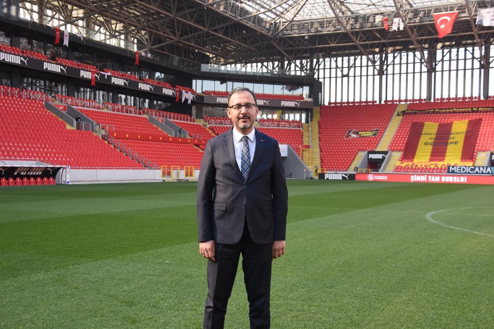 SÜRPRİZ YAPTI Göztepe Gürsel Aksel Stadı'na görkemli açılış